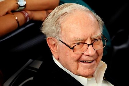 Berkshire Hathaway posts 32% rise in Q1 operating income, cash pile hits $189B